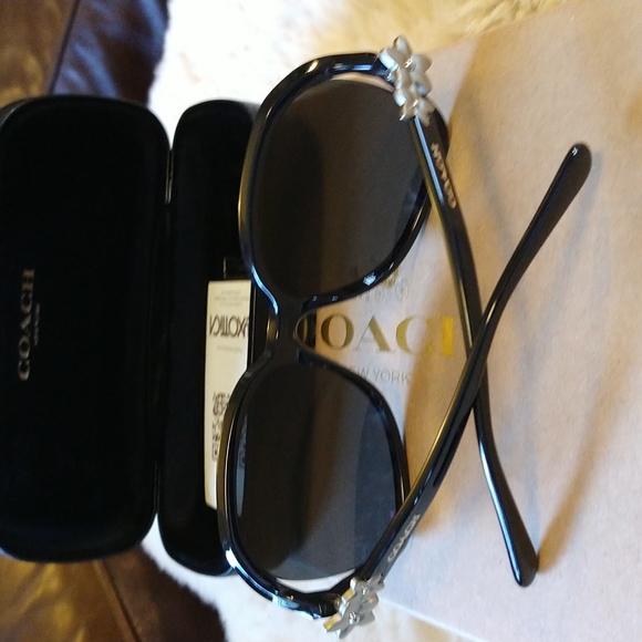 NWT. Coach large framed black sunglasses with flowers on the arms. - Picture 1 of 5